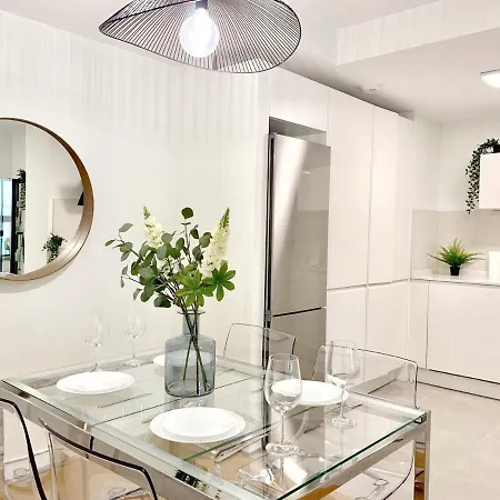 Deluxe Flat W Garage By Wave Сasa de vacaciones *