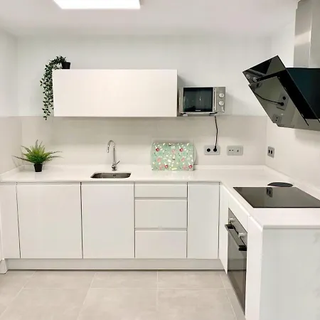 Сasa de vacaciones Deluxe Flat W Garage By Wave *