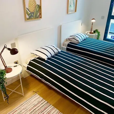 Сasa de vacaciones Deluxe Flat W Garage By Wave